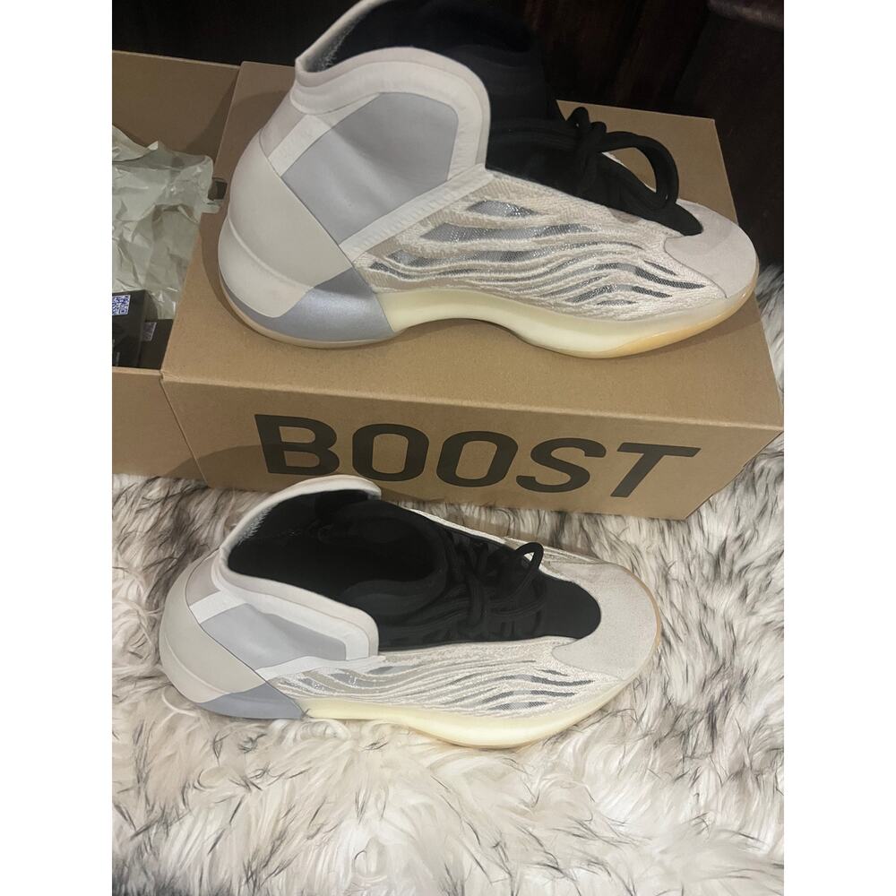 Adidas Yeezy QNTM “Quantum” – Men’s Size 9 – HQ2085